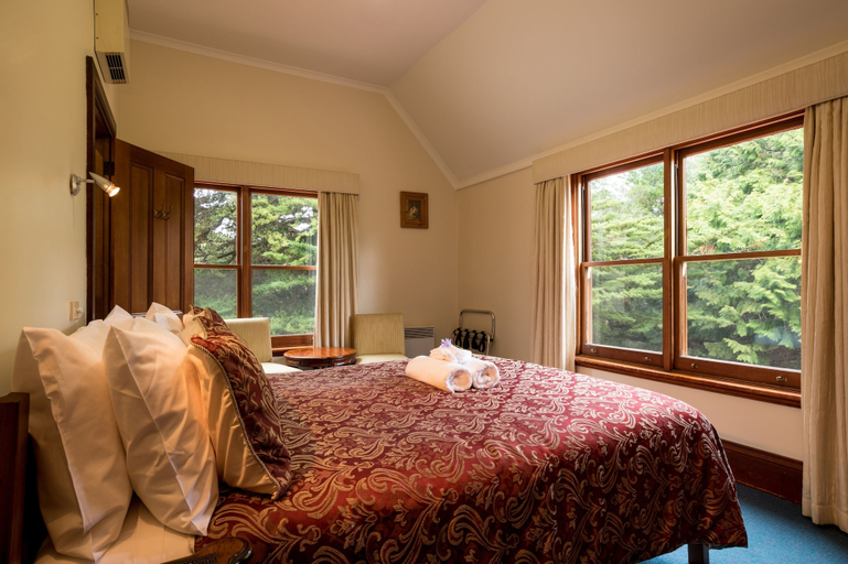 Bedroom 2, Franklin Manor, West Coast