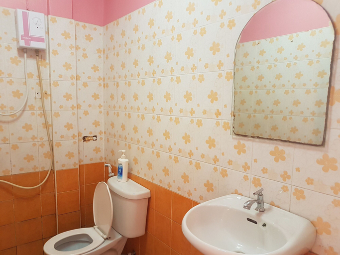 Bathroom 4, Wanjai Resort, Warin Chamrap