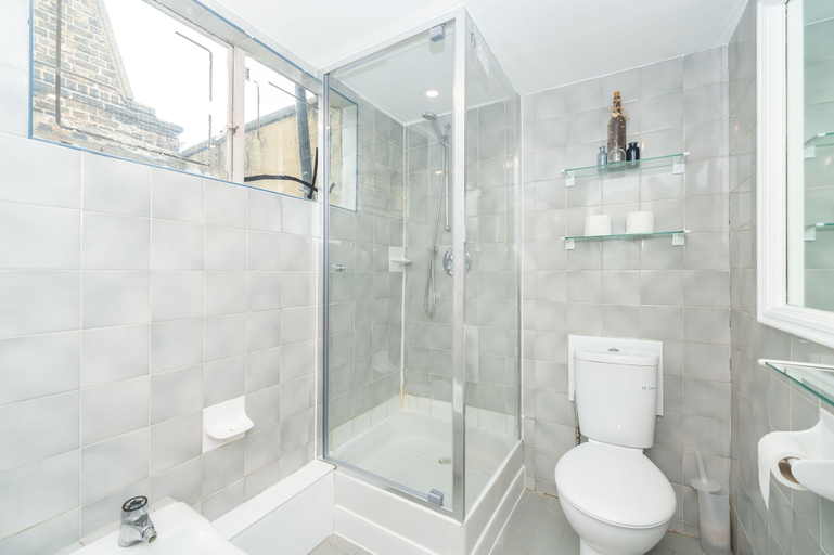 Bathroom 3, PML Apartments Montpelier Street, London