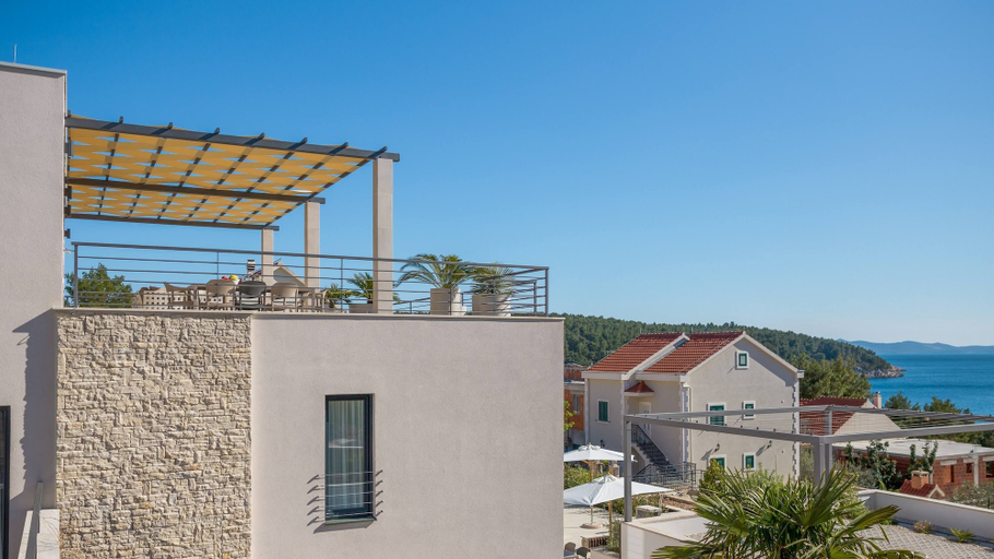 Exterior & Views 2, Luxury Villa Juliet with Heated Pool, Milna