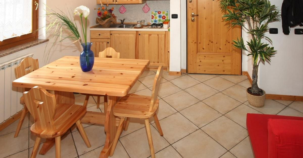 In-room dining 3, Casa Brostolade, Belluno