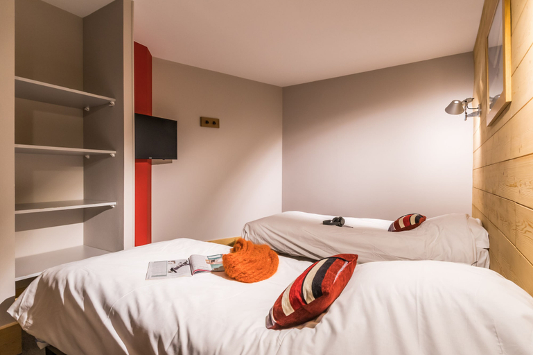 Bedroom 3, Pierre & Vacances Residence Les Balcons de Bellevarde, Savoie