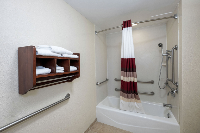 Bathroom 4, Red Roof Inn Meriden, New Haven