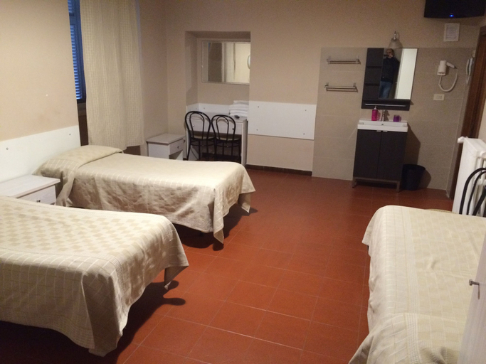 Bedroom 4, Cervia - The Hostel, Roma