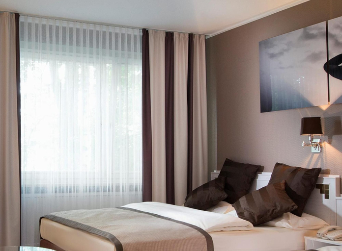 Bedroom 3, Park Hotel Hamburg Arena, Hamburg