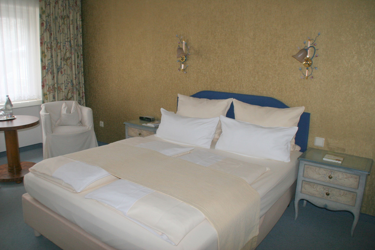 Bedroom 3, Sure Hotel by Best Western Rhoen Garden, Fulda