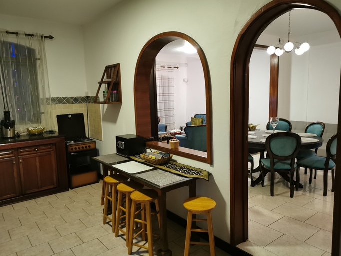 Food & Drinks 5, R&G Justlikehome Apartments