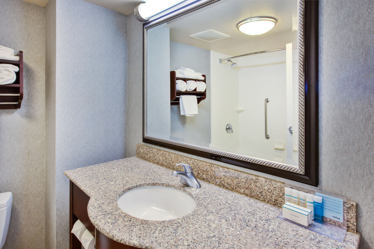 Bathroom 4, Hampton Inn & Suites Cape Cod-West Yarmouth, Barnstable