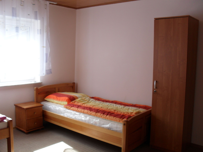 Bedroom 2, GorxHeim Apartment, Bergstraße