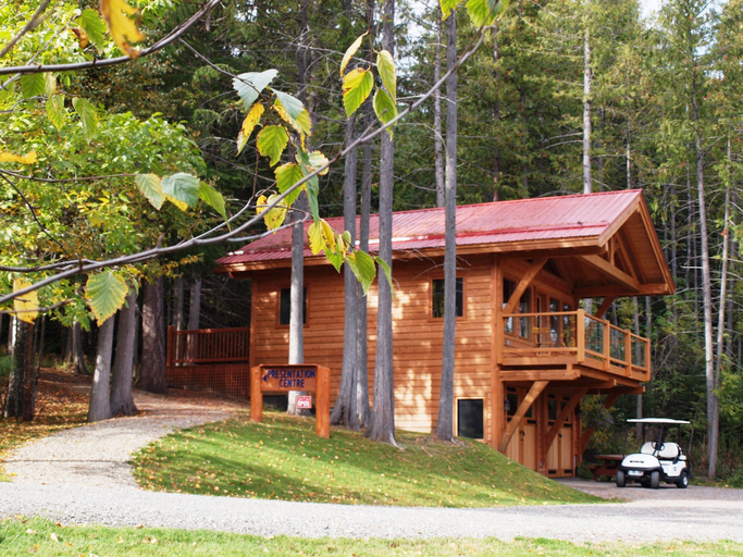 Exterior & Views 2, WING CREEK RESORT, Central Kootenay
