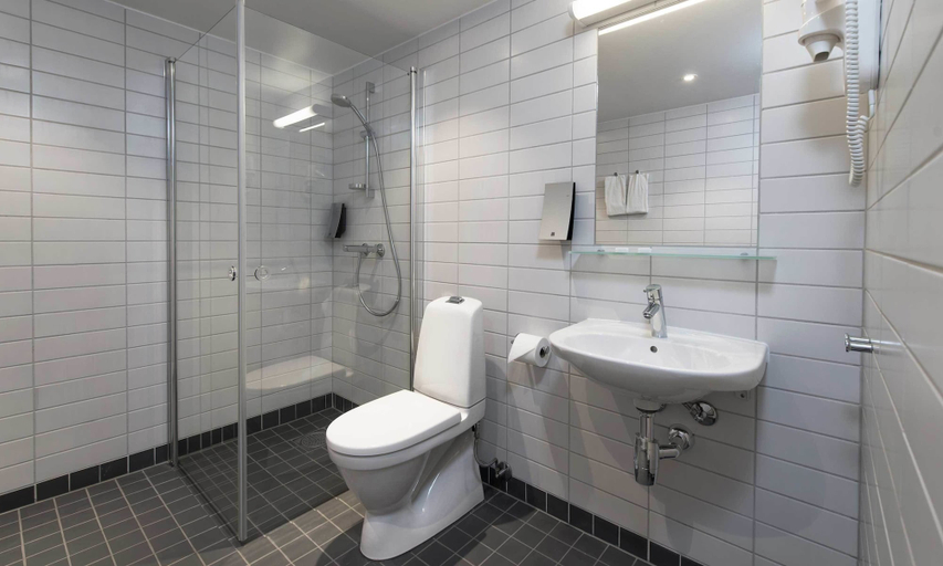 Bathroom 4, Thon Hotel Trondheim, Trondheim