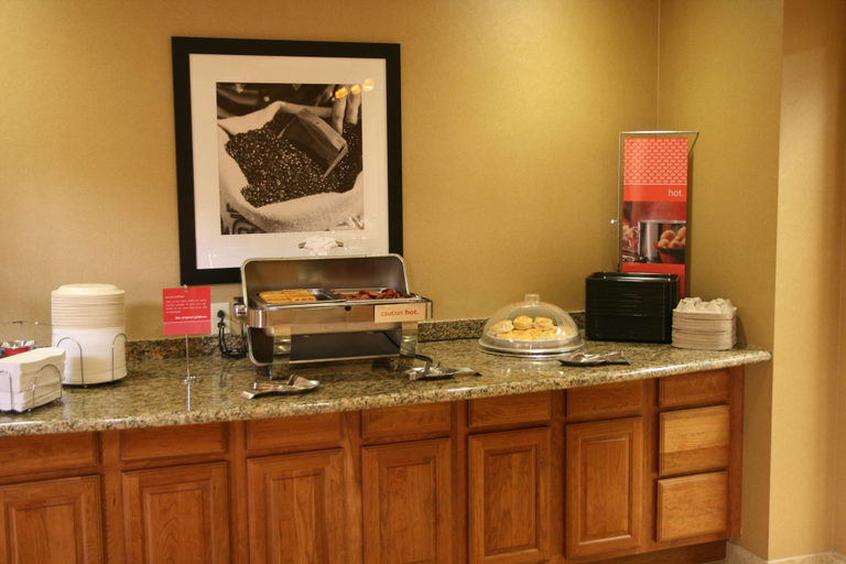 Food & Drinks 5, Hampton Inn & Suites Columbia at University, Boone