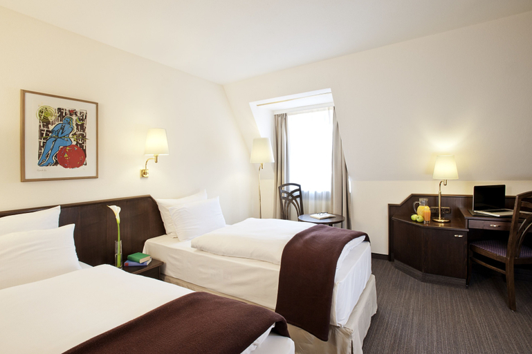 Bedroom 4, elaya hotel noerdlingen, Trademark by Wyndham, Donau-Ries