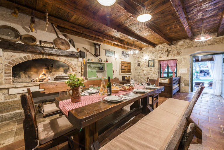 Food & Drinks 5, Villa Sisman, Zemunik Donji