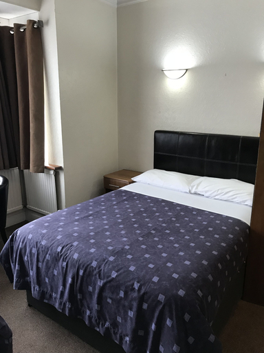 Bedroom 3, Warwick Lodge, London