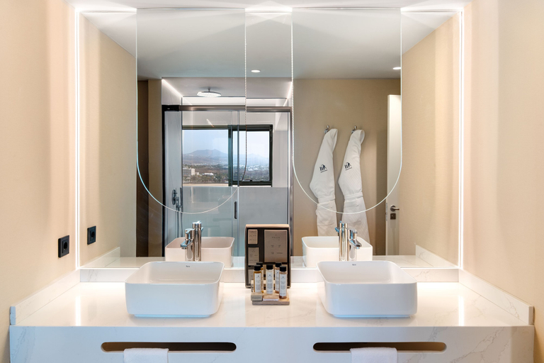 Bathroom 5, Arrecife Gran Hotel & Spa, Las Palmas