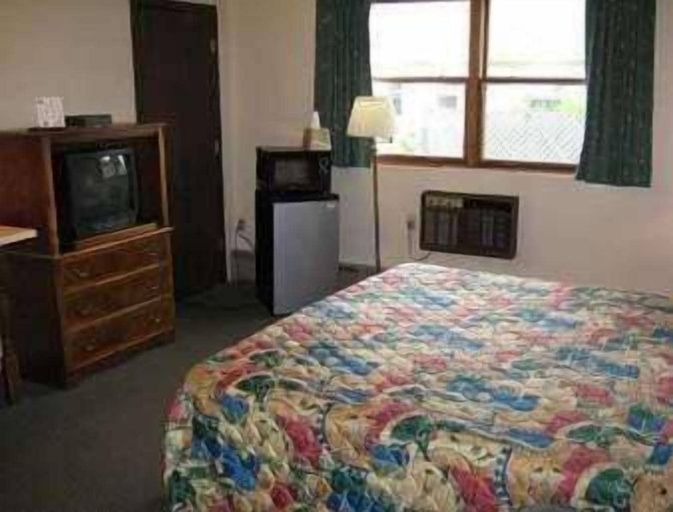 Bedroom 3, Knights Inn Endwell, Broome