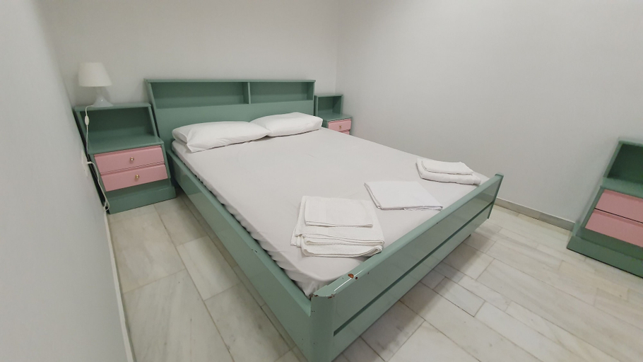 Bedroom 2, TK1 George Apartments by the Airport, Attica