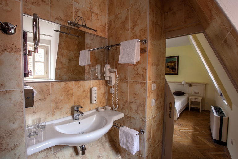 Bathroom 3, Tyn Yard Residence, Praha 1