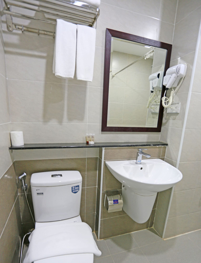 Bathroom 5, K Business 1 Hotel My Dinh, Từ Liêm