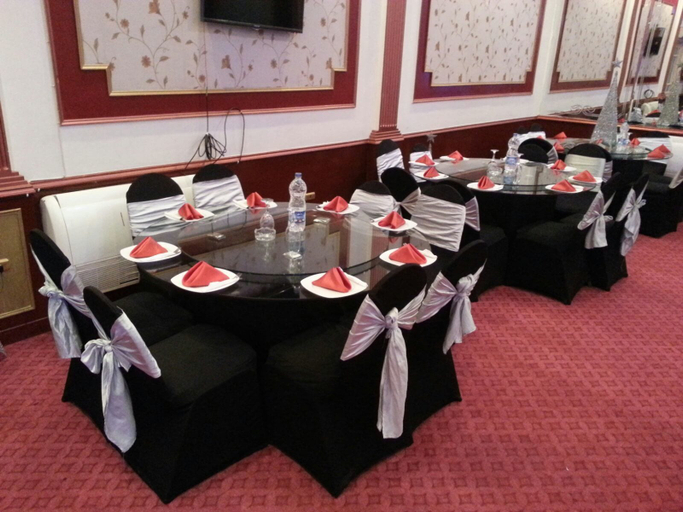 Food & Drinks, Asafra Hotel Apartments, Al-Muntazah