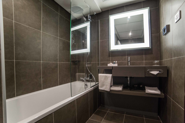 Bathroom 4, Novotel Port Harcourt, Obio/Akp