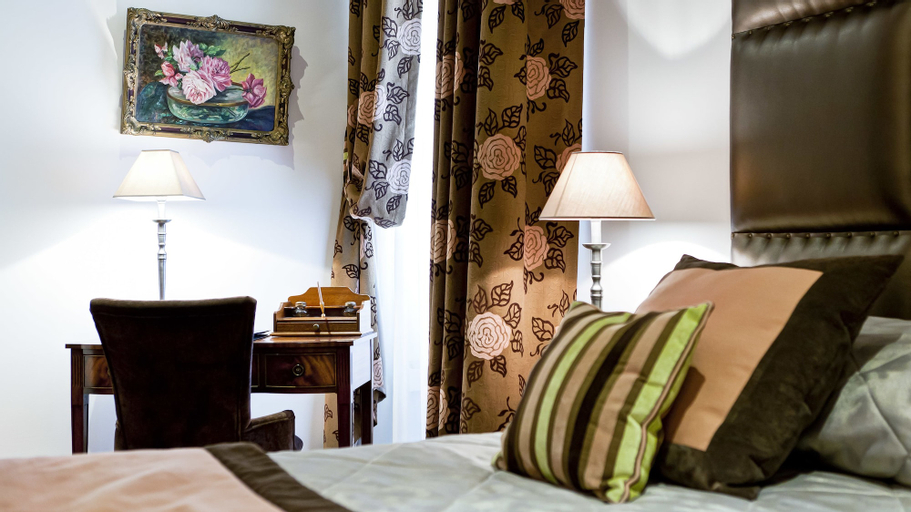 Bedroom 3, Grand Hotel Des Terreaux, Rhône