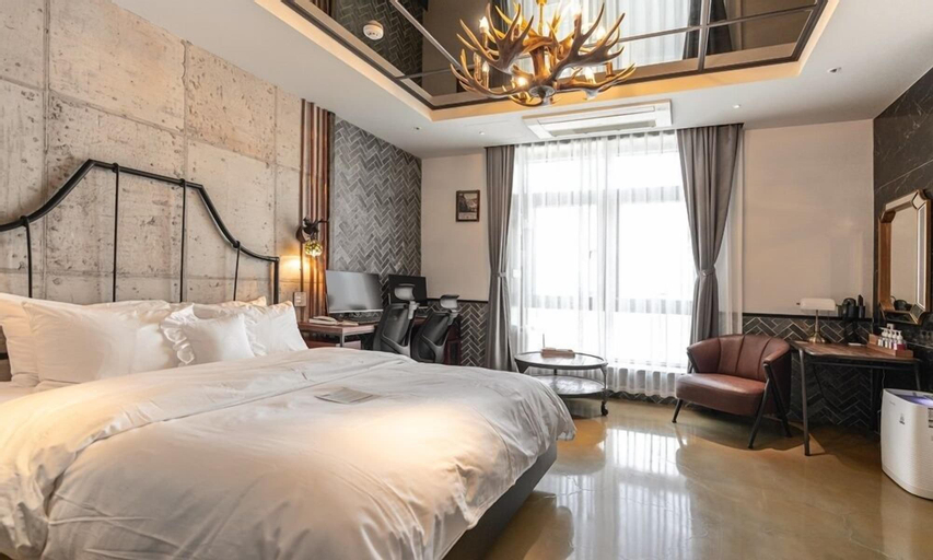 Bedroom 3, February Hotel The Signature Dongseongro, Buk