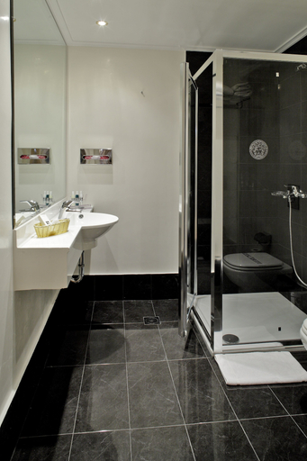 Bathroom 5, Piraeus Theoxenia Hotel, Attica