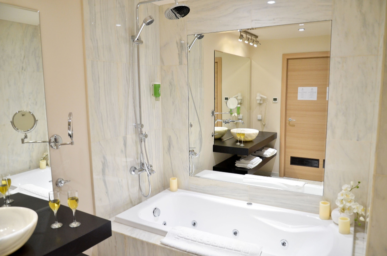 Bathroom 4, Capitolina City Chic Hotel, Cluj-napoca