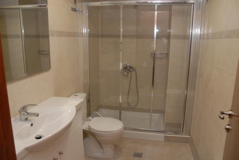 Bathroom, Paleos Apartments, South Aegean