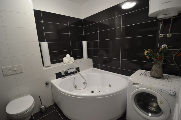 Bathroom 4, Superior Four Star Apartment, Podstrana