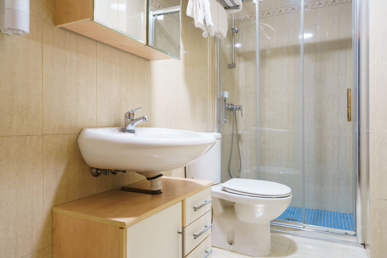 Bathroom 3, Hostal Frasca by Vivere Stays, Ciudad Real
