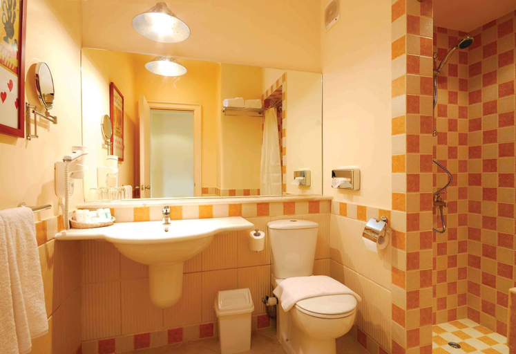 Bathroom 5, Marina Plaza Hotel, Tala Bay, Aqaba