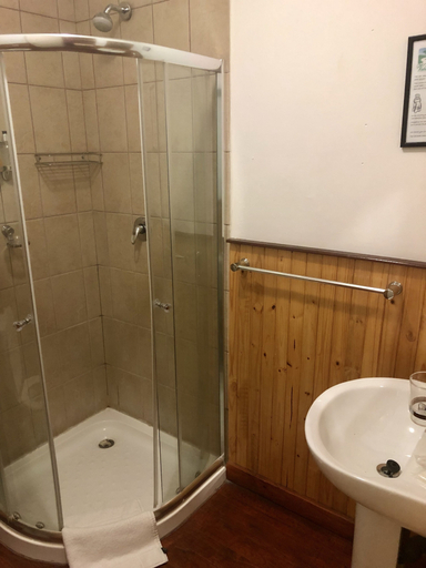 Bathroom 5, Valverde Country Hotel, West Rand