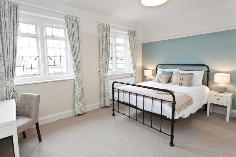Bedroom 2, Bath Arms Hotel, Somerset
