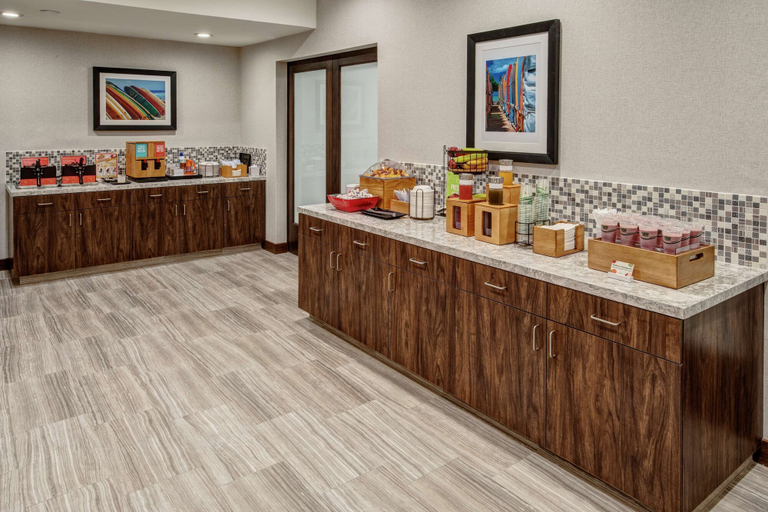 Food & Drinks 5, Hampton Inn Cardiff Beach Encinitas, CA Near Del Mar, San Diego