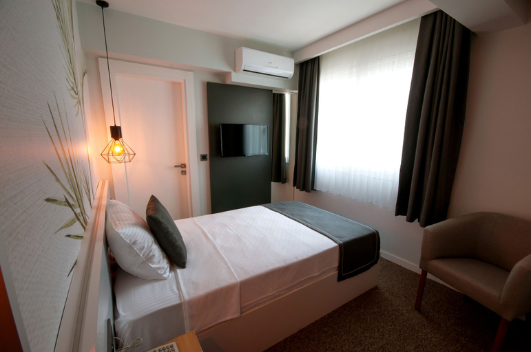 Bedroom 2, Luis Otel, Gaziemir