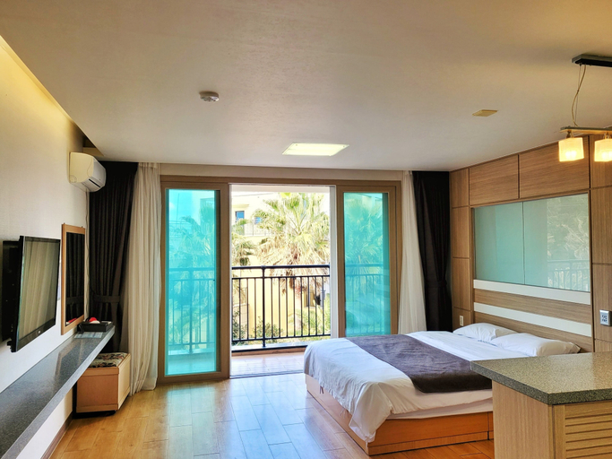 Bedroom 4, Amoureux, Jeju