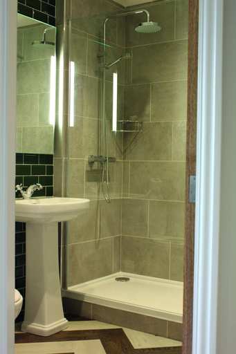 Bathroom 4, The Millstone, Mellor, Lancashire