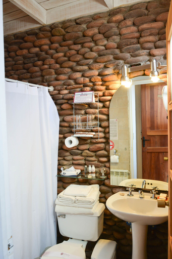 Bathroom 5, Hotel Terrantai, El Loa