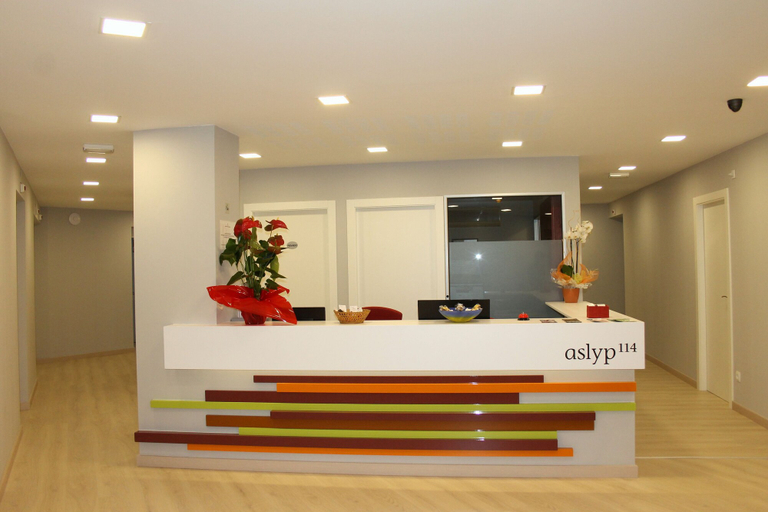 Others 5, Hostal Aslyp 114, Barcelona
