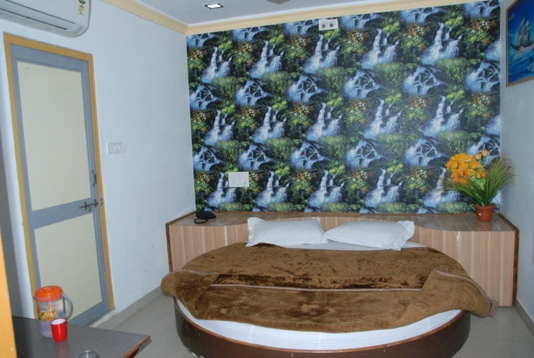 Bedroom 2, Hotel Aashiyana & Restaurant, Chittaurgarh