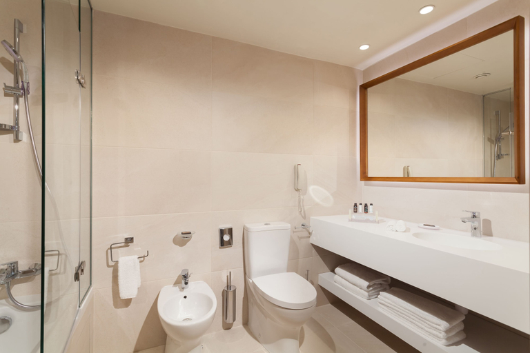 Bathroom 5, St Raphael Resort