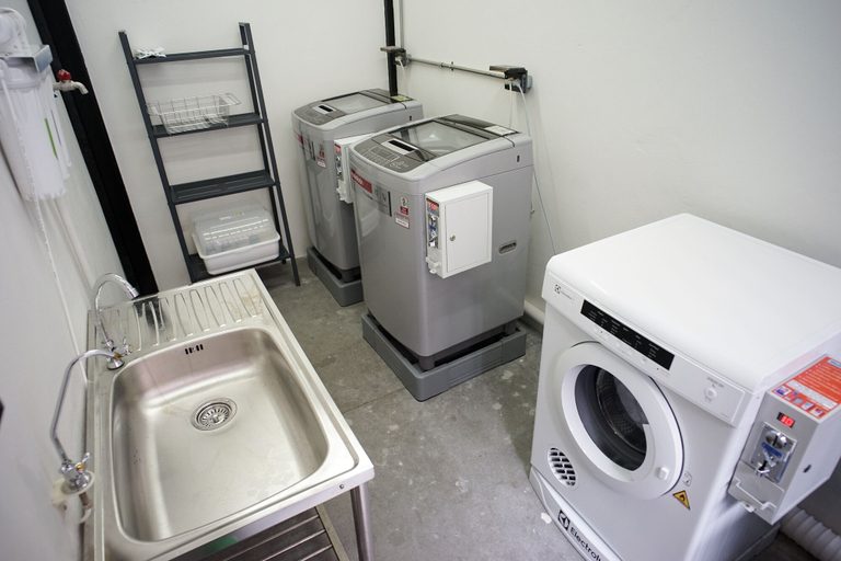 Bathroom, Bunny Burrow Hostel, Khlong San