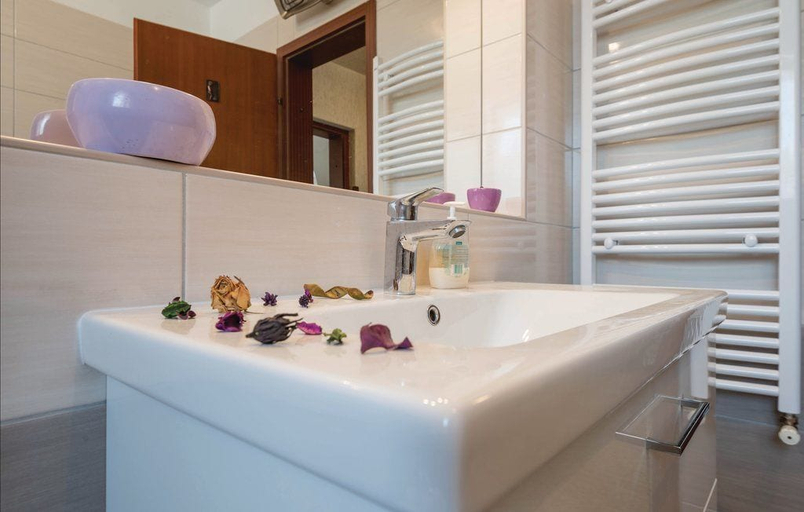 Bathroom 4, Apartments Biserka 1495, Medulin