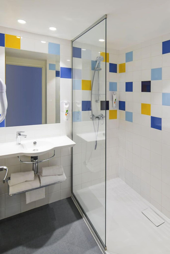Bathroom 5, ibis Styles Collioure Port Vendres, Pyrénées-Orientales