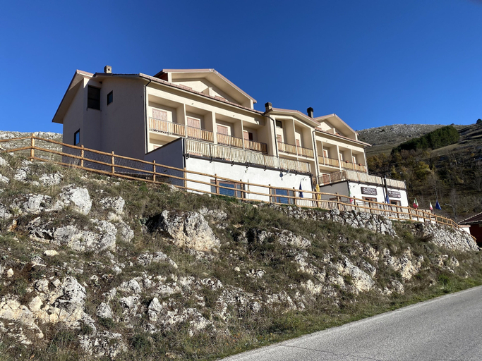 Exterior & Views 2, Albergo Parco Gran Sasso, L'Aquila