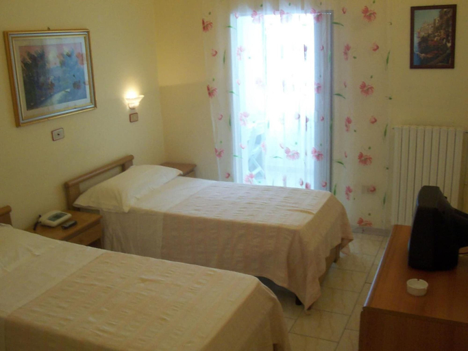 Bedroom 4, Hotel Pensione Romeo, Bari