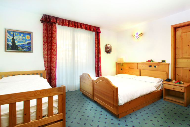 Bedroom 3, Park Hotel & Club Diamant, Trento
